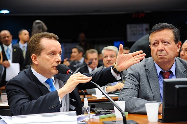 Russomanno mobiliza Câmara para garantir fosfoetanolamina aos pacientes de câncer