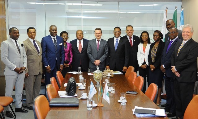 Russomanno recebe delegação angolana na Liderança do PRB