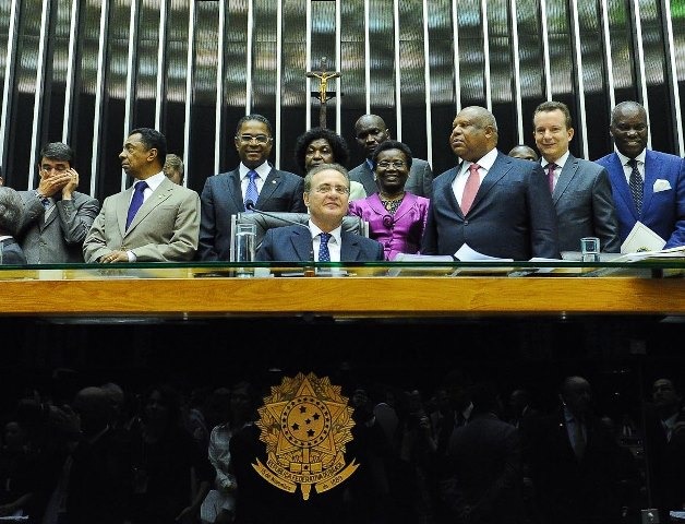 Russomanno recebe delegação angolana na Liderança do PRB