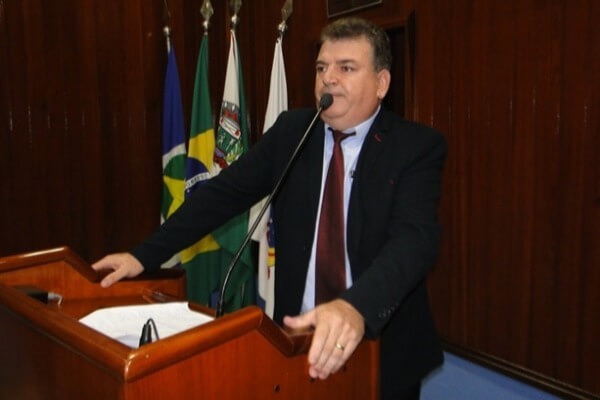 Salvador Pizzolio cobra ações do Executivo para o trânsito de Juara