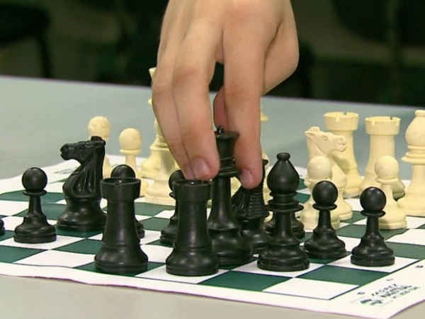 Sancionado projeto de João Gomes que leva xadrez para escolas de Diadema