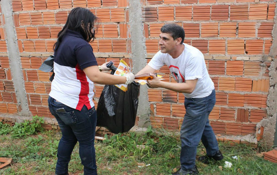 Sebastião Santos participa de mutirão contra a dengue em São José do Rio Preto
