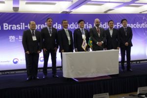 sebastiao-santos-prb-participa-de-assinatura-comercial-entre-brasil-coreia-foto-ascom-27-04-17-03