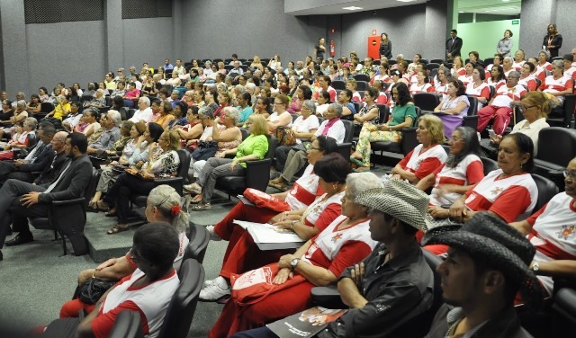 secretaria-lanca-cartilha-com-direitos-legais-dos-idosos-ricardo-quirino-prb-foto-ascomsei-02-10-14-03