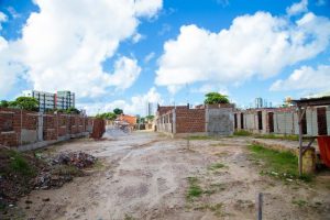 Silvio Costa Filho critica paralisação de obras habitacionais em Recife