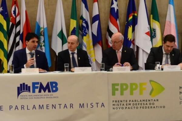 Na CNM, Silvio Costa Filho debate agenda municipalista para 2020