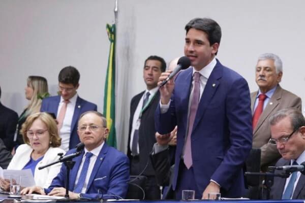 Silvio Costa Filho defende plano de apoio emergencial aos municípios
