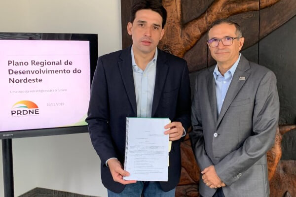 Silvio visita Douglas Cintra para discutir plano de desenvolvimento do NE