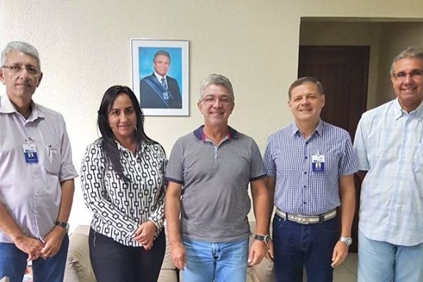 Vereadora Simone Kahwage atende pedidos da população de Belém (PA)