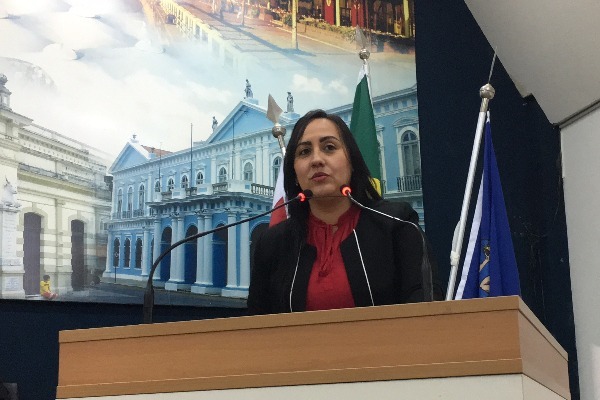 Simone Kahwage preside sessão especial em homenagem ao Dia Internacional da Mulher