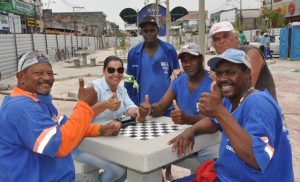 Soninha, presidente do PRB de Magé, acompanha andamento de obras no município