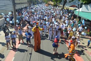 Tânia Bastos apoia caminhada sobre conscientização do autismo na Ilha do Governador
