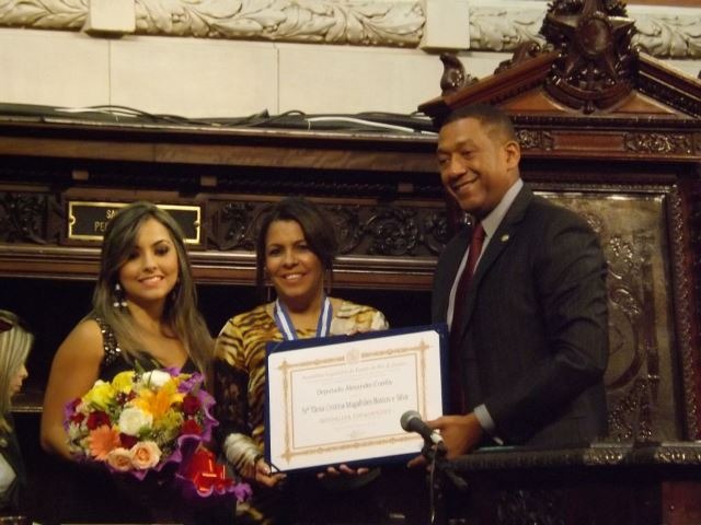 tania_bastos-prb-medalha-tiradentes-alexandre_correa-a-01-02_12_13