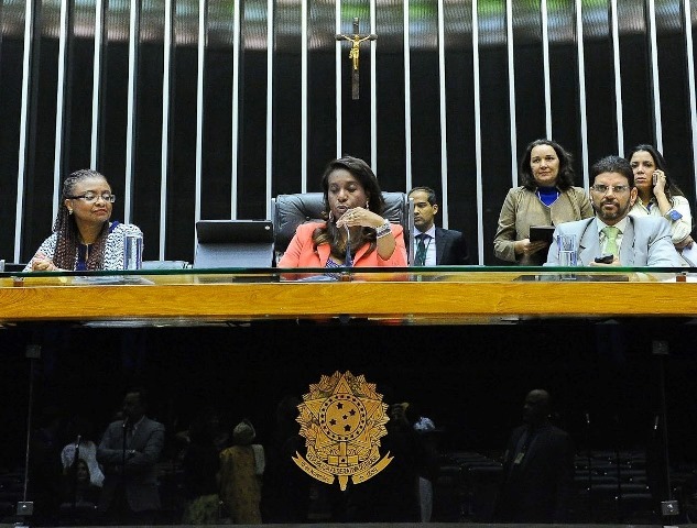 tia-eron-prb-preside-comissao-geral-14-05-15-foto-douglas-gomes-2