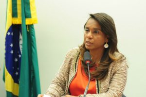 tia-eron-prb-projeto-mulheres-marisqueiras-foto1-ascom-govba-28-04-2017