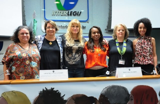 Tia Eron defende medidas de proteção às mulheres para evitar vingança pornô na internet 