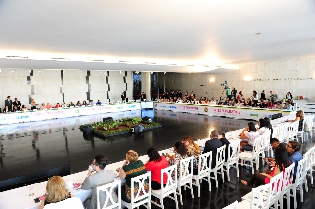 tia-eron-tania-bastos-prb-encontro-pacto-pelas-mulheres-foto-ascom-15-10-2015