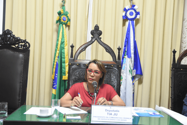 Tia Ju chama a atenção para o combate à pneumonia