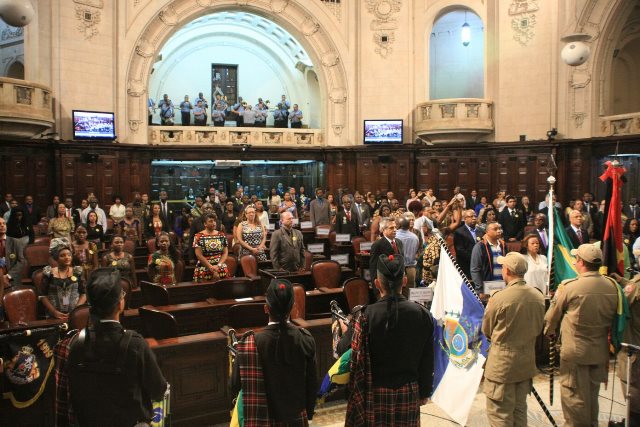 tia-ju-prb-recebe-comenda-liberdade-40-anos-de-independencia-de-angola-foto-edir-lima-11-11-15-02