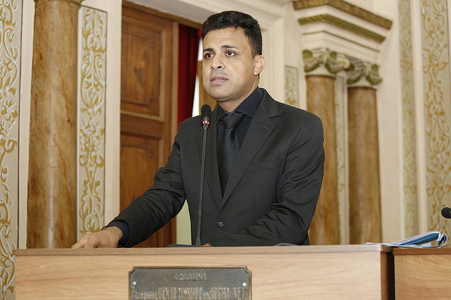 Valdemir Soares propõe playground público para crianças com deficiência em Curitiba