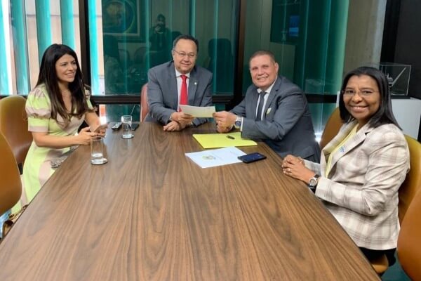 Em Brasília, Vanderly Mello trata da partilha dos royalties do petróleo