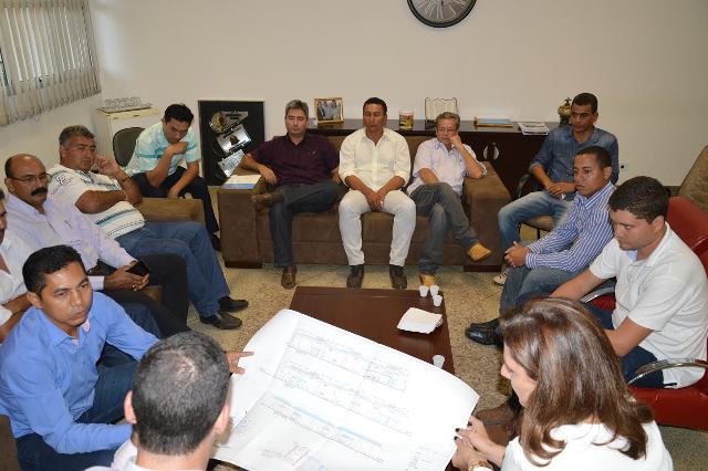 vinicius-carvalho-prb-revitalizacao-praca-de-alimentacao-de-rosana-foto-ascom-05-08-15-02