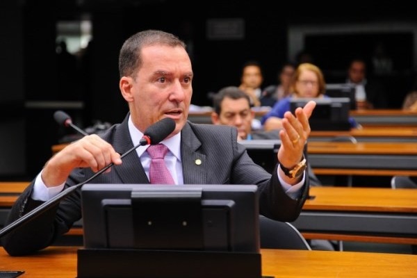 Vinicius Carvalho quer proibir repasses a envolvidos em danos ao patrimônio