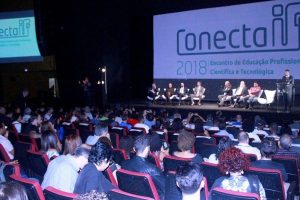 “A educação é a base para o desenvolvimento”, afirma Vitor Paulo 