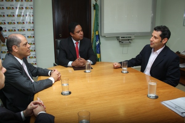 vitor-paulo-prb-rj-celio-rene-visita-ministro-do-esporte-orlando-silva-18-1-2011-foto-jesse-vieira