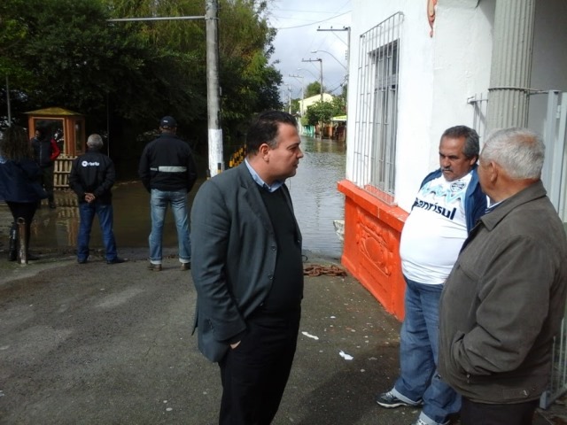 waldir-canal-prb-enchente-porto-alegre-foto-ricardo-carvalho-22-07-15