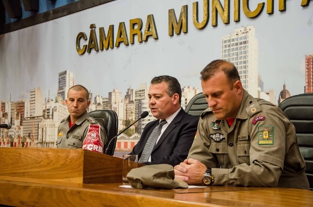 waldir-canal-prb-homenagem-corpo-de-bombeiros-foto-ricardo-carvalho-07-08-15