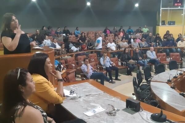 Autismo é tema de audiência na Câmara de Volta Redonda