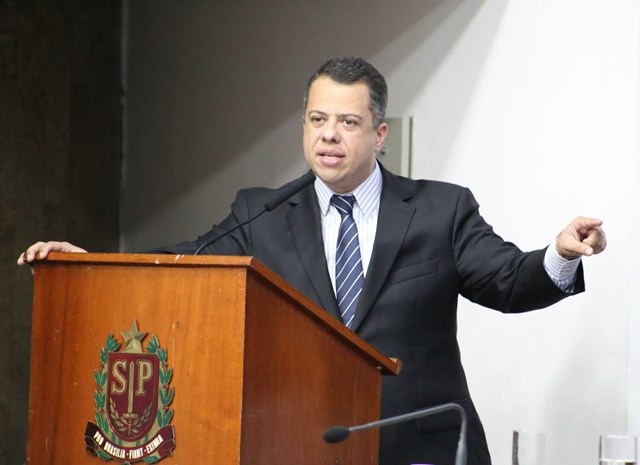 Wellington Moura propõe ações para combater a obesidade infantil