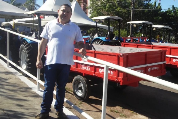 Wilson Tim participa da entrega de equipamentos ao município de Cacoal