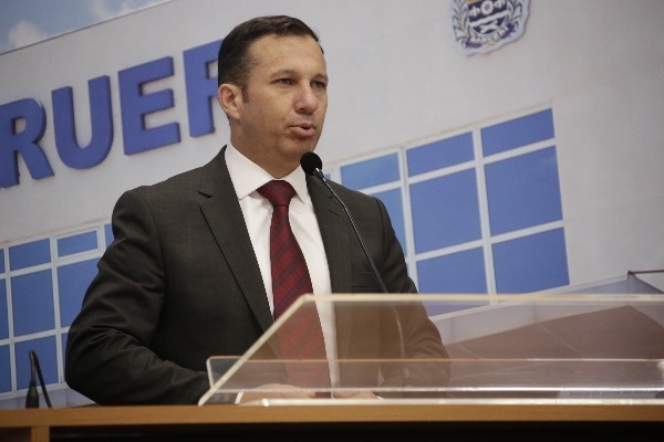 Lei de Wilson Zuffa propõe políticas de combate à violência nas escolas de Barueri