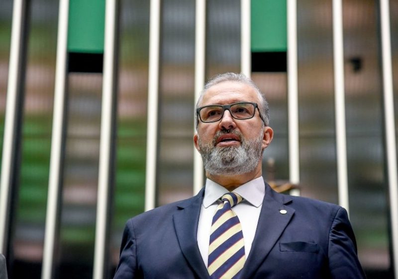 Aroldo Martins quer ampliar poder dos municípios no combate à Covid-19