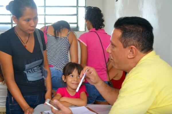 Ação social promovida por Eder Fernandes atende centenas de pessoas em Porto Velho