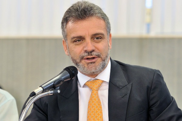 Projeto de Gilberto Abramo cria ações contra obesidade nas escolas de Minas Gerais