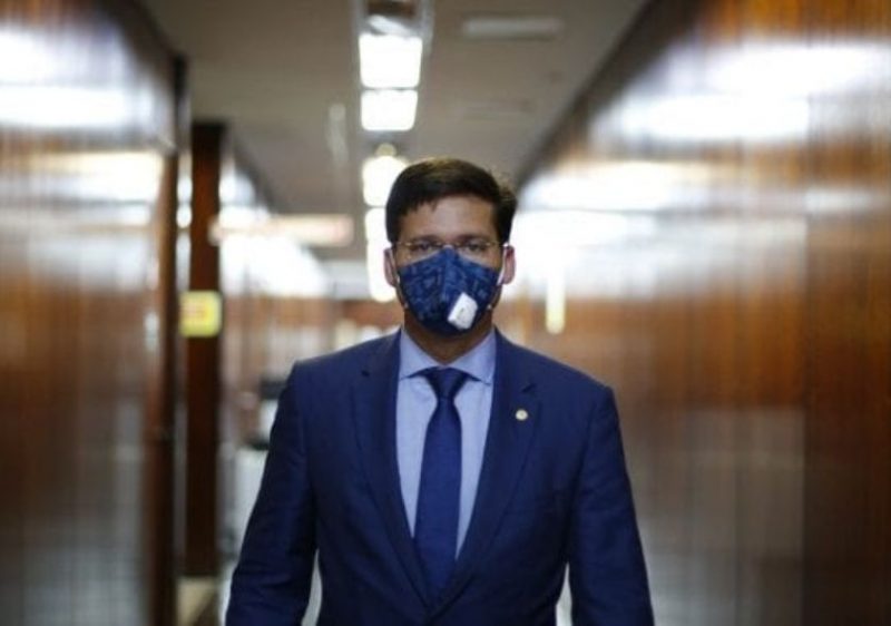 Pandemia, política e democracia