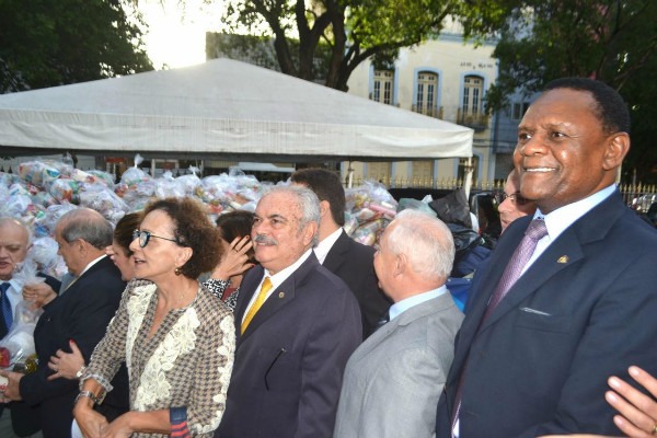 Ossesio Silva participa de ação solidária às vítimas de enchentes em Pernambuco