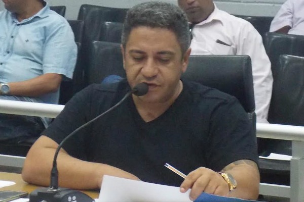 Robson Magela visita escola no setor Norte de Araxá (MG)