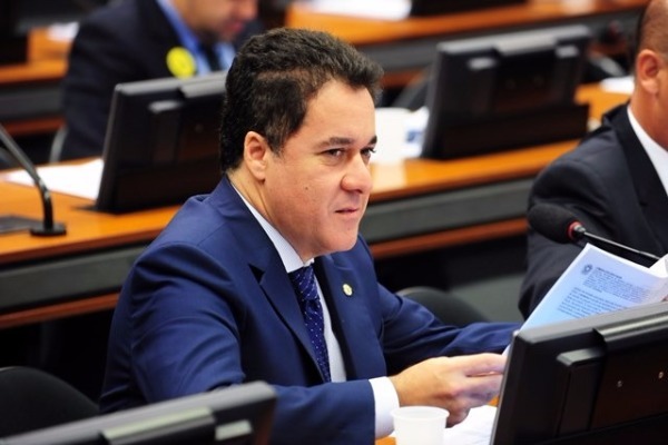 Após audiência com Squassoni e Mourão, SPU cede gestão de praias a municípios