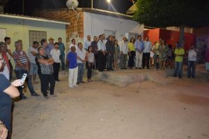 Weber Araújo assina ordem de serviço para obra de pavimentação em Russas (CE)