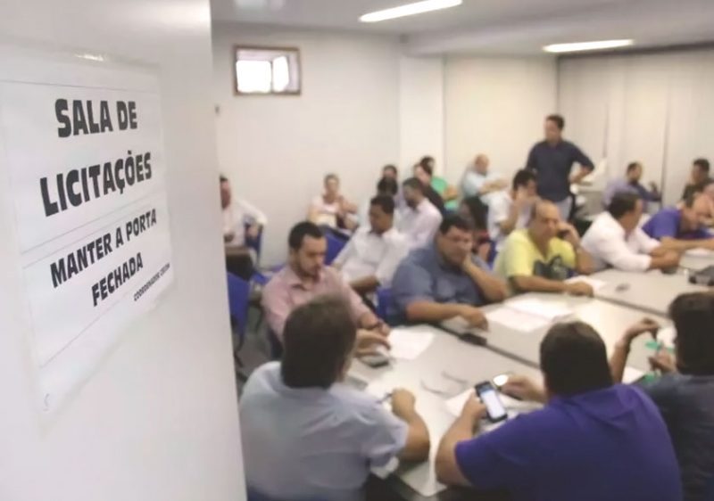 Congresso prorroga medida que flexibiliza regras de licitações e contratos