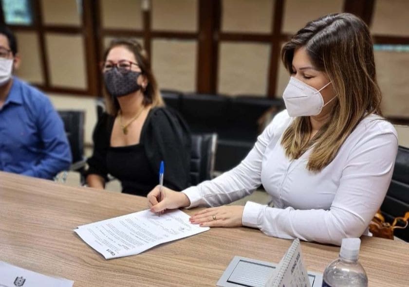 Deputada Aline Gurgel investe na infraestrutura de município amapaense