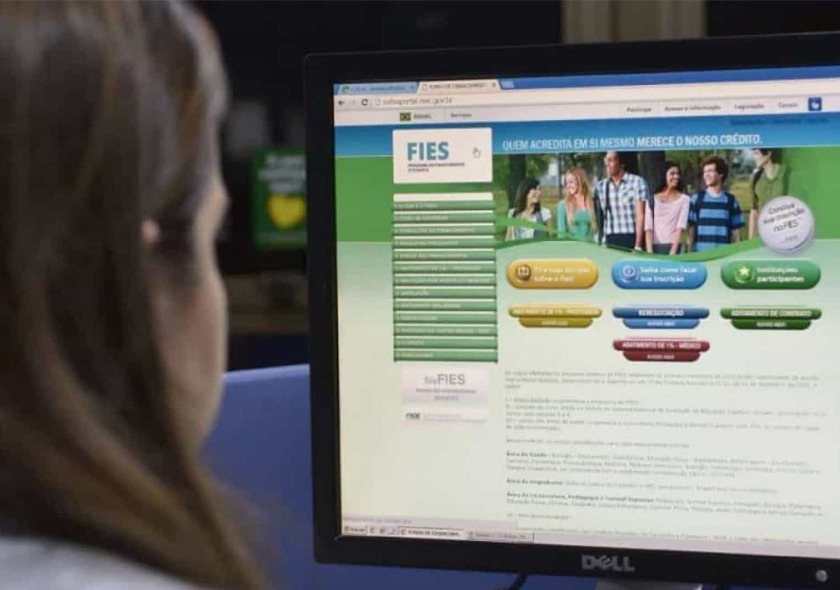 Republicanas comentam lei que suspende o pagamento do Fies