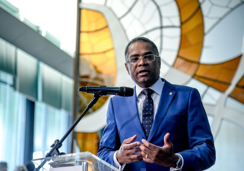 Marinho pede agilidade no pagamento do auxílio para o setor cultural