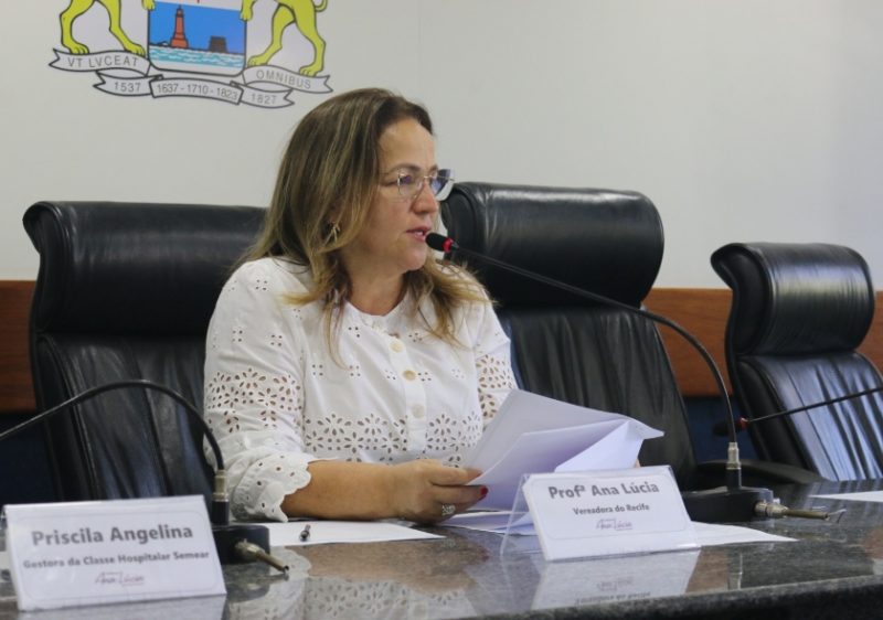 Senadora Damares Alves relança biografia