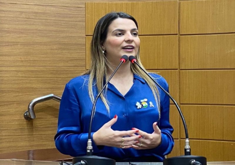 Senadora Damares Alves relança biografia